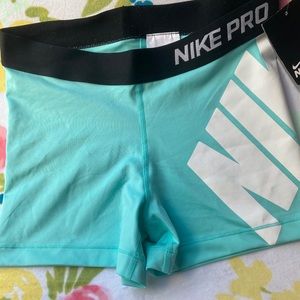NWT Nike Pro Shorts Medium